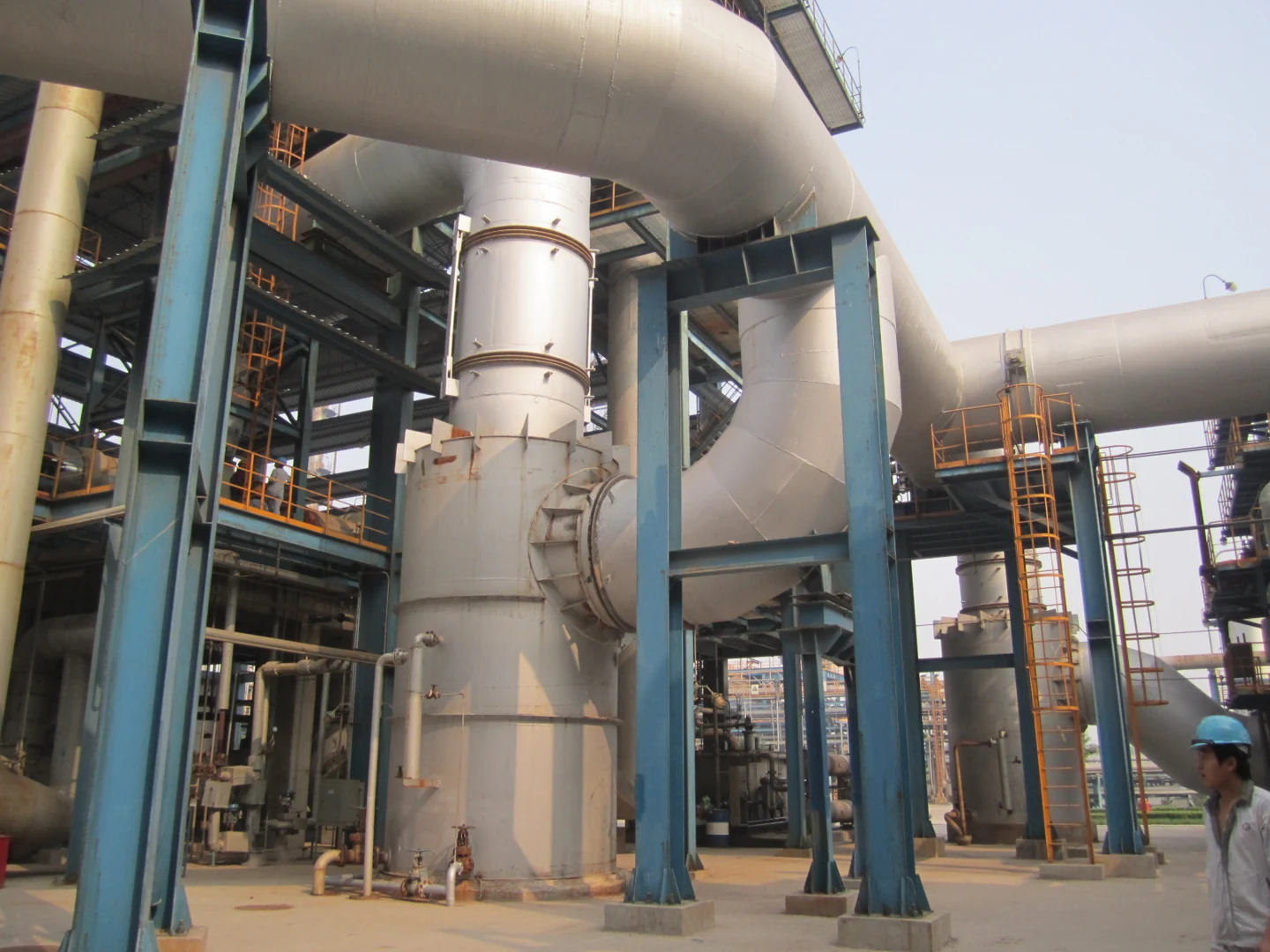 Water seal tank and connected flue-gas pipework at the Qiwangda site